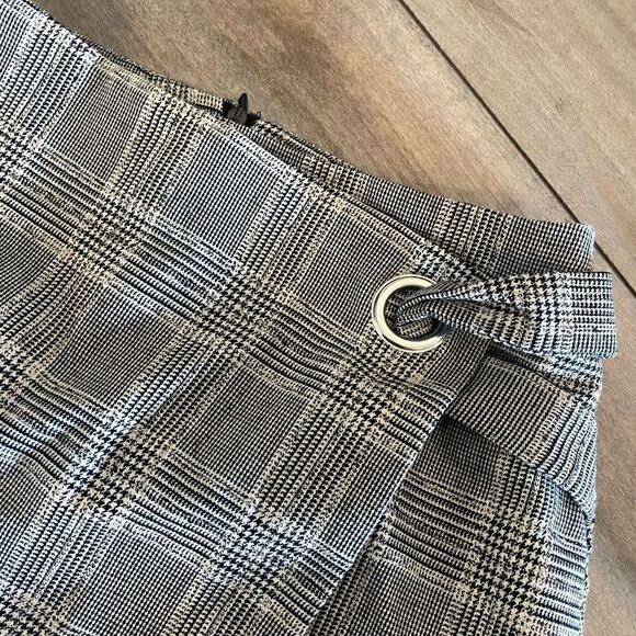 H&M Black Plaid Cross Skirt Women 4‎ - Picture 2 of 4